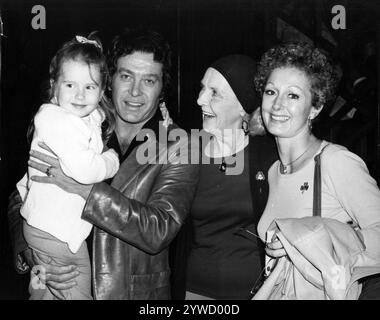 **FILE PHOTO** Michael Cole Has Passed Away. Michael Cole with mother Kathleen, wife Paula Kelly and daughter Jennifer Holly Cole Credit: Ralph Dominguez/MediaPunch Stock Photo