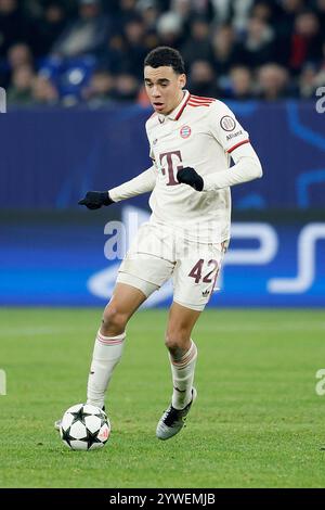 Gelsenkirchen, Ger. 10th Dec, 2024. Bild: v.l. Jamal Musiala (FC Bayern Muenchen, 42), 10.12.2024, Fussball, Champions League, Schachtar Donezk - Bayern Muenchen, GER, Gelsenkirchen, Arena AufSchalke. Credit: HMB Media/Alamy Live News Stock Photo