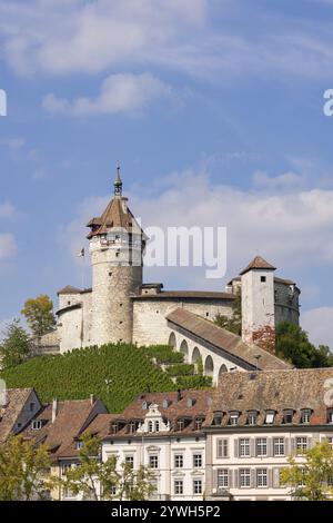 Old castle with towers and vineyards in front of a clear sky, Munot fortress, Old Town Schaffhausen, Schaffhausen, Canton Schaffhausen, Switzerland, E Stock Photo