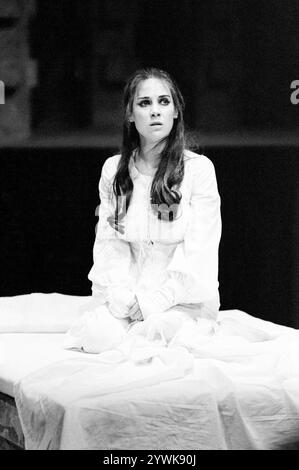 Louise Purnell (Juliet) in ROMEO AND JULIET by Shakespeare at The Young Vic, London SE1  02/12/1971                       design: Tim Goodchild  lighting: Derek Bown  choreographer & fights: Michael Owen Morris  director: Peter James Stock Photo