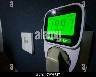 Messgerät für Stromverbrauch imit Display *** Measuring device for power consumption with display Stock Photo