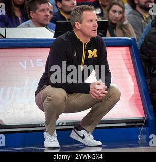 Michigan head coach Dusty May makes a point against Purdue during the ...