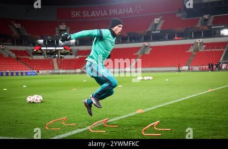 Prague, Czech Republic. 11th Dec, 2024. Anderlecht's Jan-Carlo Simic pictured in action during a training session of Belgian soccer team RSC Anderlecht, Wednesday 11 December 2024 in Prague, Czech Republic. Tomorrow, Anderlecht will play Czech Slavia Praha on day 6/8 of the group stage of the UEFA Europa League tournament. BELGA PHOTO VIRGINIE LEFOUR Credit: Belga News Agency/Alamy Live News Stock Photo