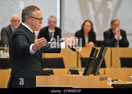 Erfurt, Germany. 12th Dec, 2024. CDU politician Voigt speaks after his election as the new Minister President of Thuringia. Voigt has been elected as the new Minister President and leads Germany's first blackberry coalition. Credit: Martin Schutt/dpa/Alamy Live News Stock Photo