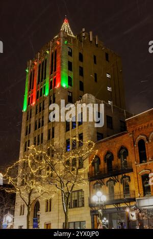 First National Bank building lit for Christmas in Ann Arbor, Michigan, USA [No releases; editorial licensing only} Stock Photo