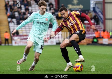 Bradford, UK. 14th Dec, 2024. Valley Parade, Bradford, England, December 14th 2024: Lewis Richards (3 Bradford City) controls the ball during the EFL Sky Bet League Two match between Bradford City and Swindon Town at Valley Parade in Bradford, England on December 14th 2024. (Sean Chandler/SPP) Credit: SPP Sport Press Photo. /Alamy Live News Stock Photo