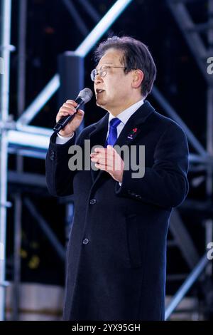 Seoul, South Korea. 14th Dec, 2024. Lee Jae-myung, the leader of the Democratic Party of Korea speaks during the demonstration. People gathered in front of the National Assembly to protest against President Yoon Suk Yeol ahead of the second vote on his impeachment. Credit: SOPA Images Limited/Alamy Live News Stock Photo