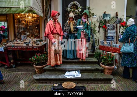 Deventer, Netherlands. 14th Dec, 2024. Each year, the 19th-century world of the English writer Charles Dickens comes to life in the city of Deventer, Netherlands, with no less than 950 characters from the famous books of Dickens on December 14, 2024. (Photo by Romy Arroyo Fernandez/NurPhoto) Credit: NurPhoto SRL/Alamy Live News Stock Photo