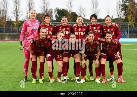 Cercola, Italy. 14th Dec, 2024. The AS Roma team is posing for the photograph before the Women Serie A between Napoli and AS Roma at Arena Giuseppe Piccolo on December 14, 2024 in Cercola, Italy. Credit: Nicola Ianuale/Alamy Live News Stock Photo