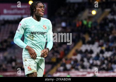 Bradford, UK. 14th Dec, 2024. Valley Parade, Bradford, England, December 14th 2024: Tunmise Sobowale (2 Swindon Town) during the EFL Sky Bet League Two match between Bradford City and Swindon Town at Valley Parade in Bradford, England on December 14th 2024. (Sean Chandler/SPP) Credit: SPP Sport Press Photo. /Alamy Live News Stock Photo