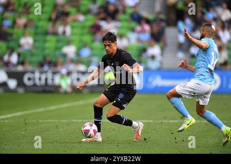 MELBOURNE, AUSTRALIA. 15th Dec, 2024. Pictured: Logan Rogerson of Auckland during the ISUZU A League Round 8 match Melbourne City vs Auckland at AAMI Park, Melbourne, Australia. Credit: Karl Phillipson / Alamy Live News Stock Photo