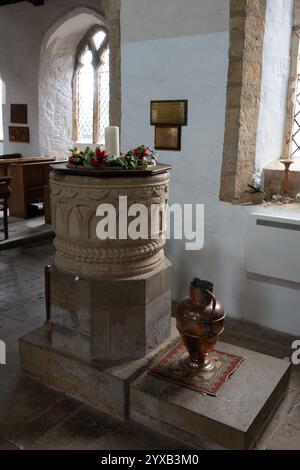 The font, St. John the Baptist Church, Hornton, Oxfordshire, England, UK Stock Photo