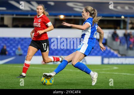 Birmingham, UK. 15th Dec, 2024. Birmingham, England, December 15th 2024: Simone Magill (16 Birmingham City) on the ball during the Barclays Womens Championship football match between Birmingham City and Charlton Athletic at St Andrews in Birmingham, England (Natalie Mincher/SPP) Credit: SPP Sport Press Photo. /Alamy Live News Stock Photo