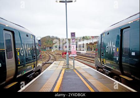 GWR Trains at Bristol Temple Meads Railway Station, Bristol, County of Bristol Stock Photo