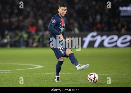 Paris, France. 15th Dec, 2024. Lucas Hernandez of PSG during the French championship Ligue 1 football match between Paris Saint-Germain (PSG) and Olympique Lyonnais (OL, Lyon) on 15 December 2024 at Parc des Princes stadium in Paris, France - Photo Jean Catuffe/DPPI Credit: DPPI Media/Alamy Live News Stock Photo