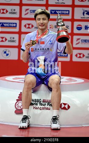 Chinese Badminton Player Shi Yuqi Defeats Danish Badminton Player ...