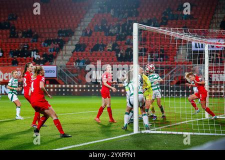 Enschede, Netherlands. 17th Dec, 2024. ENSCHEDE, Stadium De Grolsch Veste, 17-12-2024, season 2024/2025, UEFA Champions League Women. during the match Twente - Celtic (women), Twente scores 2-0 Credit: Pro Shots/Alamy Live News Stock Photo