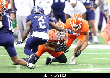 New Orleans, United States. 19th Dec, 2024. Sam Houston State Bearkats wide receiver Terrence Guillory II (88) recovers an onside kick during the second half of the R L Carriers New Orleans Bowl at Caesars Superdome on Thursday, December 19, 2024 in New Orleans, Louisiana. (Photo by Peter G. Forest/SipaUSA) Credit: Sipa USA/Alamy Live News Stock Photo