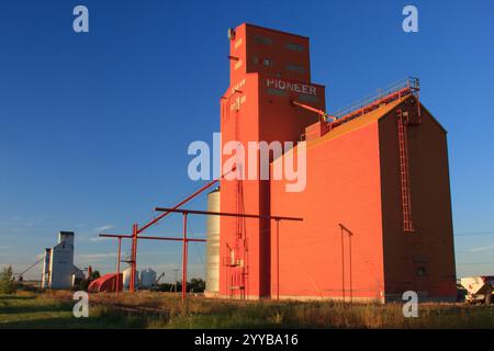 facade structure of grain storage silo towers Stock Photo - Alamy
