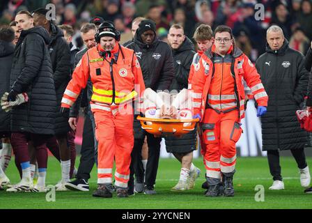 Benjamin HENRICHS, RB Leipzig 39 injury  in the match  FC BAYERN MUENCHEN - RB LEIPZIG 5-1 on Dec 20, 2024 in Munich, Germany. Season 2024/2025, 1.Bundesliga, FCB,, München, matchday 15, 15.Spieltag Photographer: Peter Schatz   - DFL REGULATIONS PROHIBIT ANY USE OF PHOTOGRAPHS as IMAGE SEQUENCES and/or QUASI-VIDEO - Stock Photo