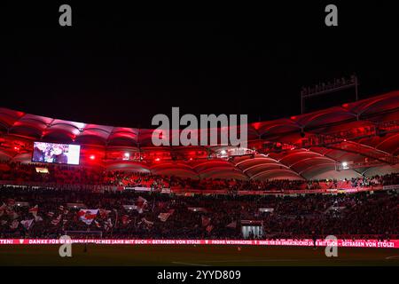 Stuttgart, Deutschland. 21st Dec, 2024. nach Spielende: Arena in Rot getaucht Illumination VfB Stuttgart vs FC St Pauli 21.12.2024 DFL REGULATIONS PROHIBIT ANY USE OF PHOTOGRAPHS AS IMAGE SEQUENCES AND/OR QUASI-VIDEO/dpa/Alamy Live News Stock Photo