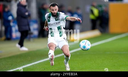 Sinsheim, Deutschland. 21st Dec, 2024. Franck Honorat (BMG, 9), am Ball, Freisteller, Ganzkörper, Einzelbild, Einzelfoto, Aktion, Action, 21.12.2024, Sinsheim (Deutschland), Fussball, Bundesliga, TSG 1899 Hoffenheim - Borussia Mönchengladbach, DFB/DFL REGULATIONS PROHIBIT ANY USE OF PHOTOGRAPHS AS IMAGE SEQUENCES AND/OR QUASI-VIDEO. Credit: dpa/Alamy Live News Stock Photo