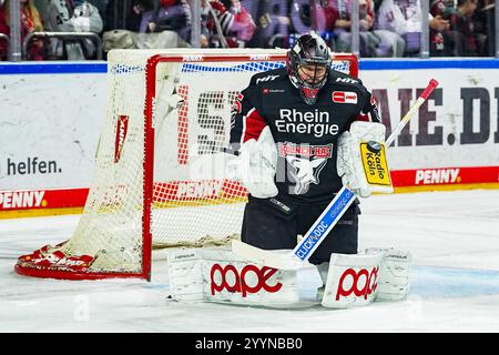 Germany. 22nd Dec, 2024. Eishockey Penny-DEL 29.Spieltag Koelner Haie - Straubing Tigers am 22.12.2024 in der Lanxess Arena in Koeln Julius Hudacek ( Koeln ) Gemaess den Vorgaben der DEL Deutsche Eishockey Liga ist die Publikation und Weiterverwertung der Aufnahmen in elektronischen Medien und Endgeraeten aller Art waehrend des laufenden Spiels nicht zulaessig. Foto: Revierfoto Credit: ddp media GmbH/Alamy Live News Stock Photo