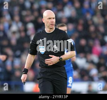 King Power Stadium, Leicester, UK. 22nd Dec, 2024. Premier League Football, Leicester City versus Wolverhampton Wanderers; Referee Antony Taylor Credit: Action Plus Sports/Alamy Live News Stock Photo