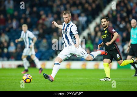 Chris Brunt of West Bromwich Albion in action during the Premier League match between West Bromwich Albion and Manchester City at The Hawthorns, West Bromwich on Saturday 29th October 2016. (Photo: MI News) Stock Photo