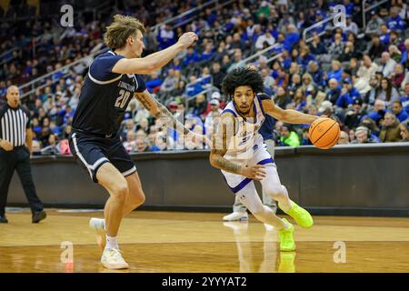 Georgetown forward Drew Fielder (20) in action during the first half of