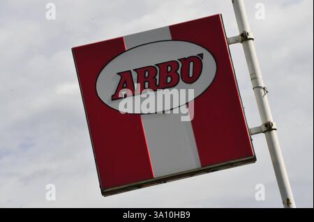 the ARBÖ drivers club logo, representation of interests and breakdown ...