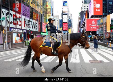 NYPD Officer on horseback in Times Square New York City, United Sates ...