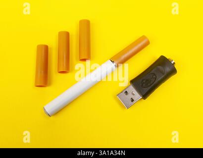 outdoor cigarette bin Trash Can With Ashtray