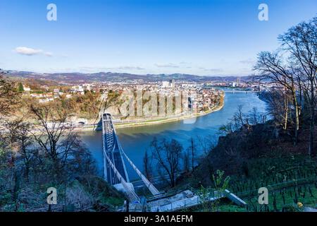 Linz, freeway A26 bridge Donautalbrücke, the bridge is the longest ...