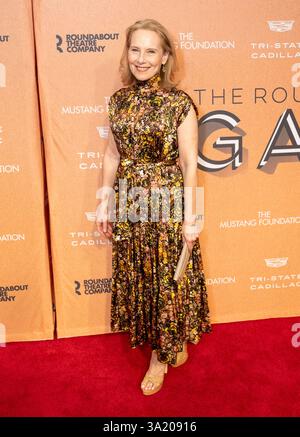 Actor Amy Ryan attends the Roundabout Theatre Company Gala at The ...