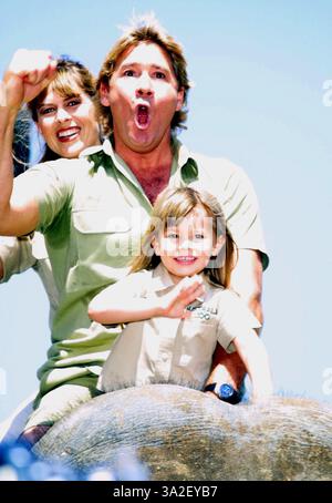 Steve Irwin with wife Terri at the premiere " Crocodile Hunter ...