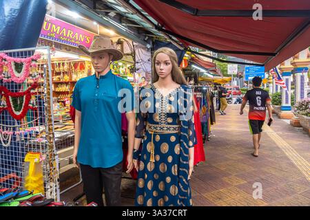 Little india, Kuala Lumpur, Malaysia, Asia, clothing stores, male and female mannequins dressed in display clothes Stock Photo