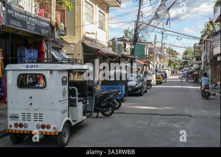 PHILIPPINES, Manila, Quezon City, electric powered vehicle Motoposh ...