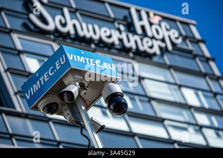 Schwerin, Germany. 07th Mar, 2025. Surveillance cameras hang from a mobile mast on the central Marienplatz square in the city center. After the permanent failure of the permanently installed cameras, the mobile image transmission is intended to provide more security. The traffic junction in the state capital has repeatedly been the scene of violent clashes in the past. Credit: Jens Büttner/dpa/Ģ����ý Live News Stock Photo