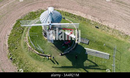 Specialist engineers install new sails on the 17th-century Chesterton Windmill in Warwickshire. Picture date: Wednesday March 19, 2025. Stock Photo