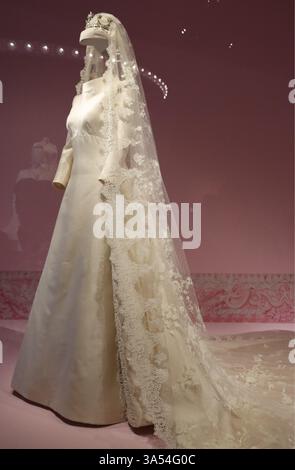 princess maxima wedding dress Royal Wedding Rewind: King Willem-Alexander and Queen Maxima's Wedding  (2002)