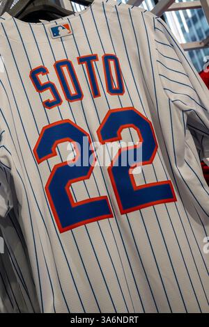 New York Mets' Juan Soto walks into the dugout prior to a baseball game