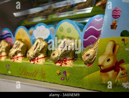The iconic Lindt gold bunny is a worldwide symbol of Easter, NYC, 2025 Stock Photo