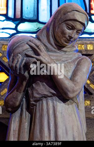 Statue of Saint Martha of Bethany on facade of Santa Maria Maddalena ...