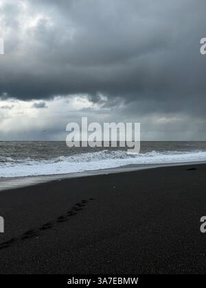 Rough stormy ocean under dark sky Stock Photo - Alamy