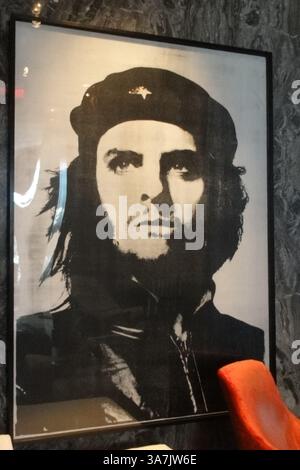 Iconic photograph of Marxist revolutionary Che Guevara taken by Korda ...