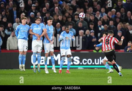Gustavo Hamer of Sheffield United scores from outside the box to make ...