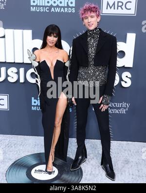 Las Vegas, United States. 28th Mar, 2025. (FILE) Megan Fox and Machine Gun Kelly welcome baby girl on Thursday, March 27, 2025. LAS VEGAS, NEVADA, USA - MAY 15: American actress Megan Fox wearing a David Koma dress and a Loree Rodkin ring and boyfriend/American rapper and singer-songwriter Machine Gun Kelly (Colson Baker) arrive at the 2022 Billboard Music Awards held at the MGM Grand Garden Arena on May 15, 2022 in Las Vegas, Nevada, United States. (Photo by Xavier Collin/Image Press Agency) Credit: Image Press Agency/Ģ����ý Live News Stock Photo