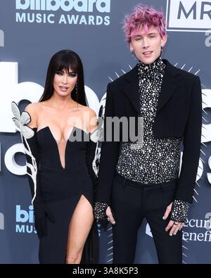 Las Vegas, United States. 28th Mar, 2025. (FILE) Megan Fox and Machine Gun Kelly welcome baby girl on Thursday, March 27, 2025. LAS VEGAS, NEVADA, USA - MAY 15: American actress Megan Fox wearing a David Koma dress and a Loree Rodkin ring and boyfriend/American rapper and singer-songwriter Machine Gun Kelly (Colson Baker) arrive at the 2022 Billboard Music Awards held at the MGM Grand Garden Arena on May 15, 2022 in Las Vegas, Nevada, United States. (Photo by Xavier Collin/Image Press Agency) Credit: Image Press Agency/Ģ����ý Live News Stock Photo