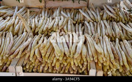 Sisteron Market, in the Alpes-de-Haute-Provence.  Held every Saturday, mainly food from the local region.  New Season's Asparagus Stock Photo